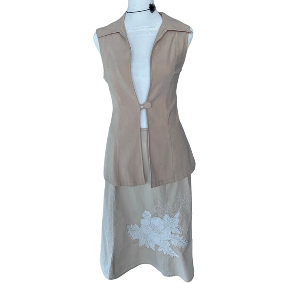 Preston & York Beige Floral Embroidered Skirt Size 6 – Cotton Stretch Classic - Picture 1 of 6